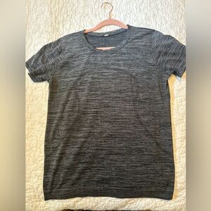 💗Lululemon Swiftly Short Sleeve!💗 Size 10-Great Condition!
